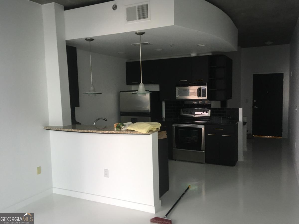 3324 Peachtree RD 2213