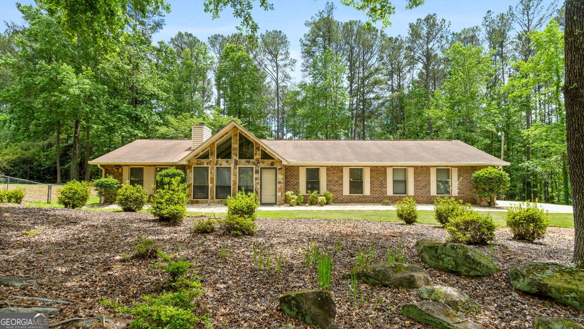 Fayetteville, Georgia 30214, United States, 3 Bedrooms Bedrooms, ,2 BathroomsBathrooms,Residential,Pending,130215