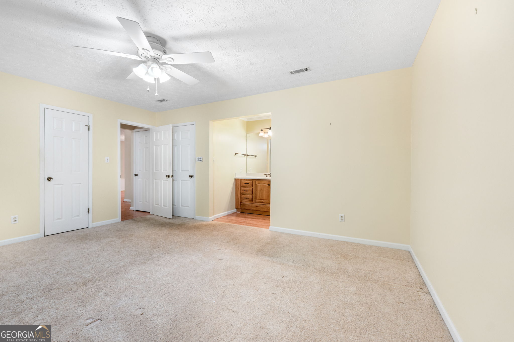 Fayetteville, Georgia 30214, United States, 3 Bedrooms Bedrooms, ,2 BathroomsBathrooms,Residential,Pending,130215