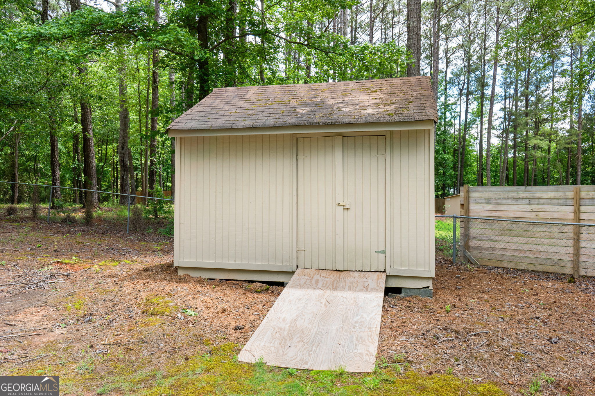 Fayetteville, Georgia 30214, United States, 3 Bedrooms Bedrooms, ,2 BathroomsBathrooms,Residential,Pending,130215