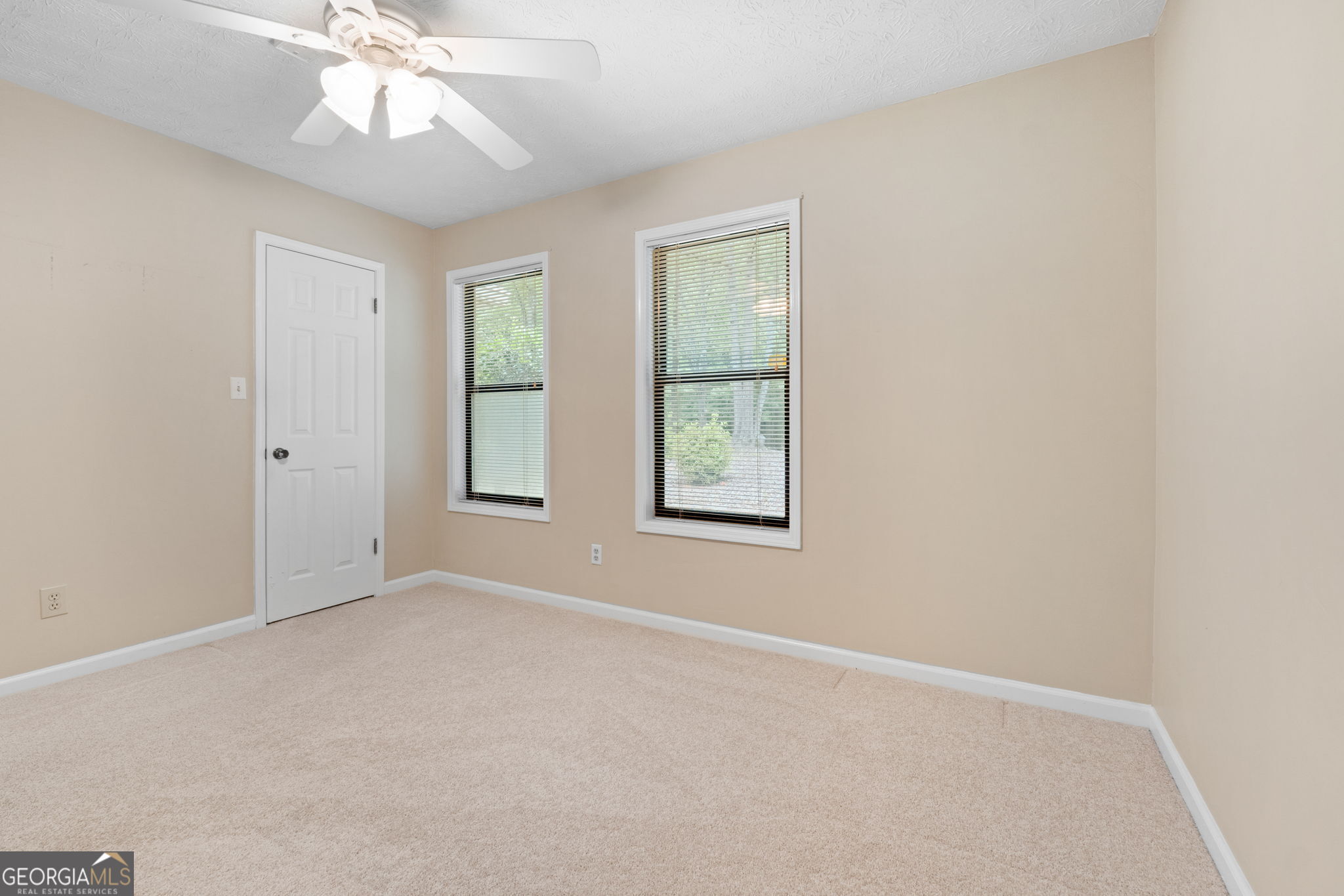 Fayetteville, Georgia 30214, United States, 3 Bedrooms Bedrooms, ,2 BathroomsBathrooms,Residential,Pending,130215