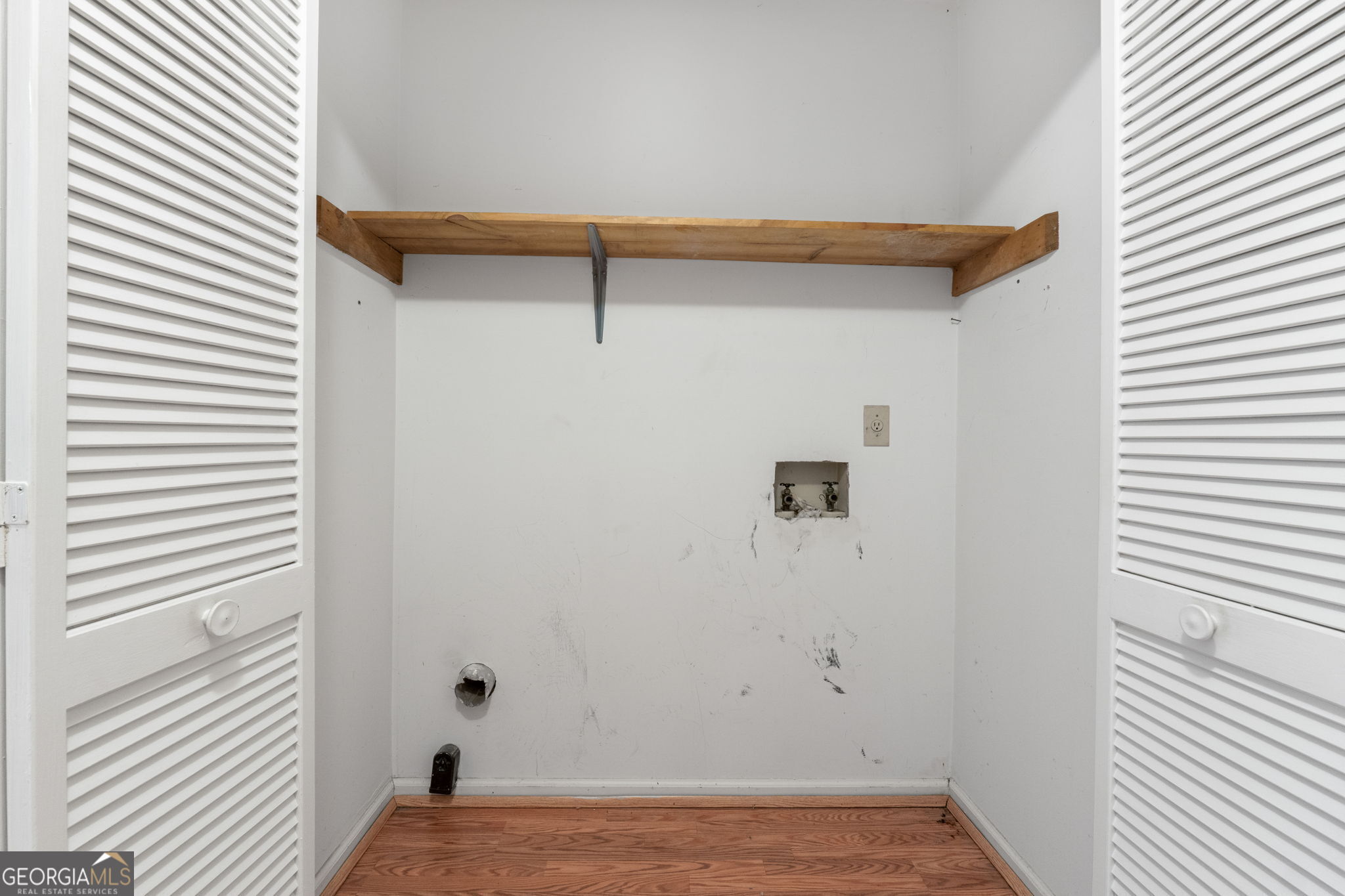 Fayetteville, Georgia 30214, United States, 3 Bedrooms Bedrooms, ,2 BathroomsBathrooms,Residential,Pending,130215