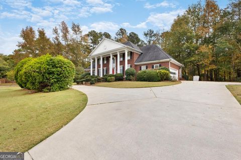Photo of 110 Emerald Lake Drive, Fayetteville, GA 30215 (MLS # 10674359)