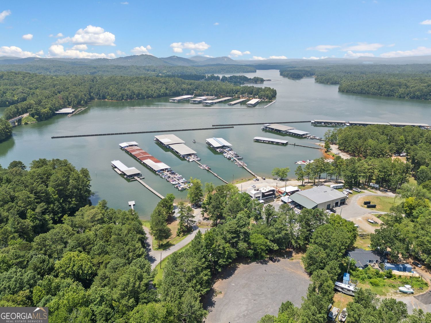 HOLIDAY POINT - Residential