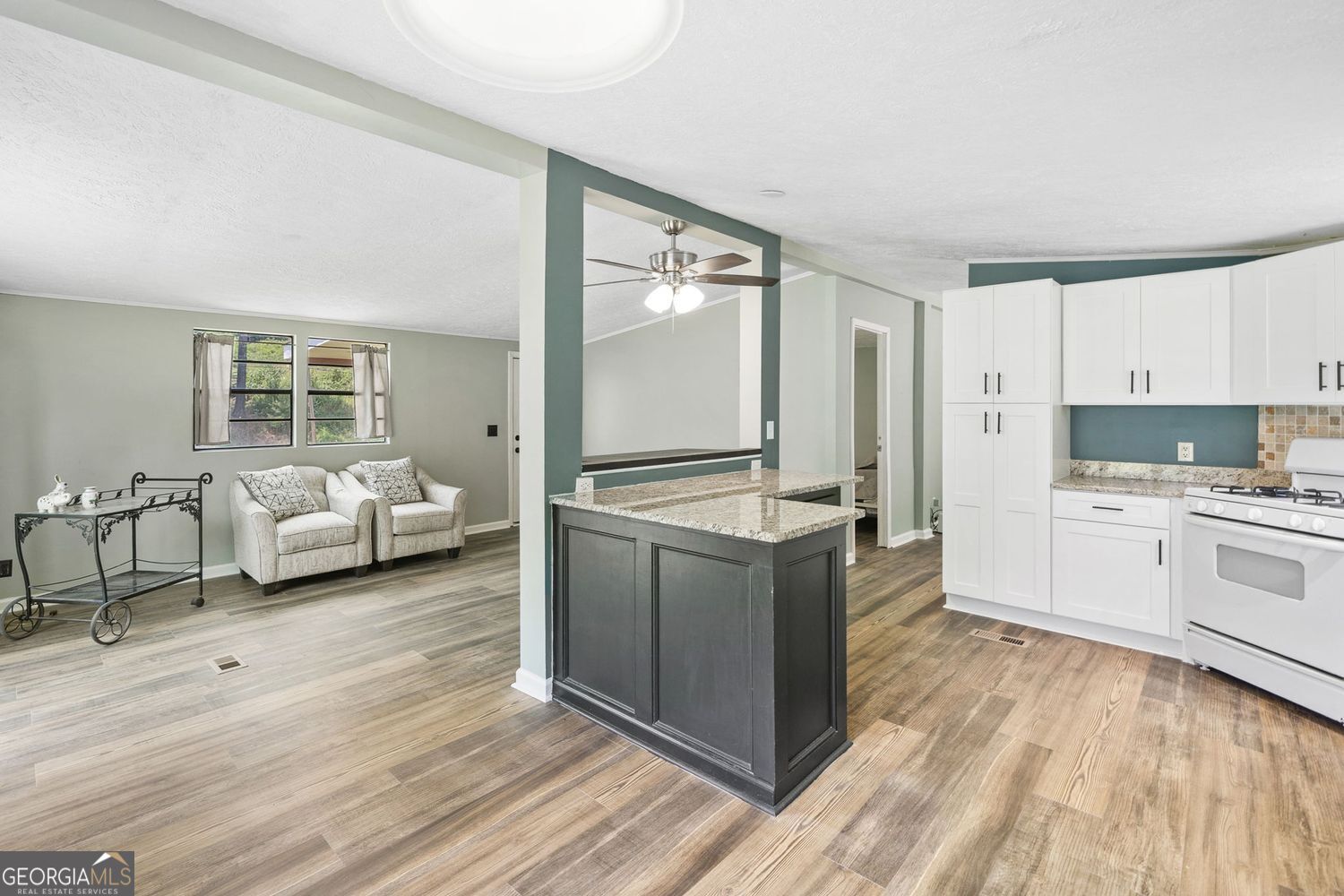 HOLIDAY POINT - Residential