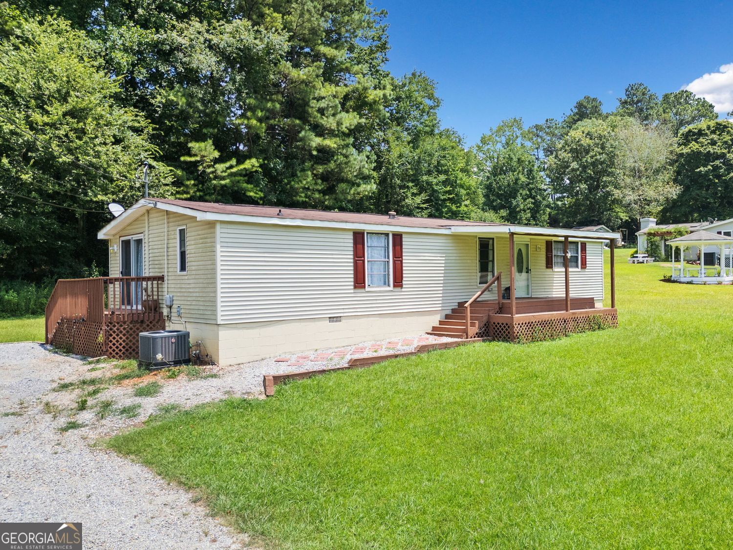 HOLIDAY POINT - Residential