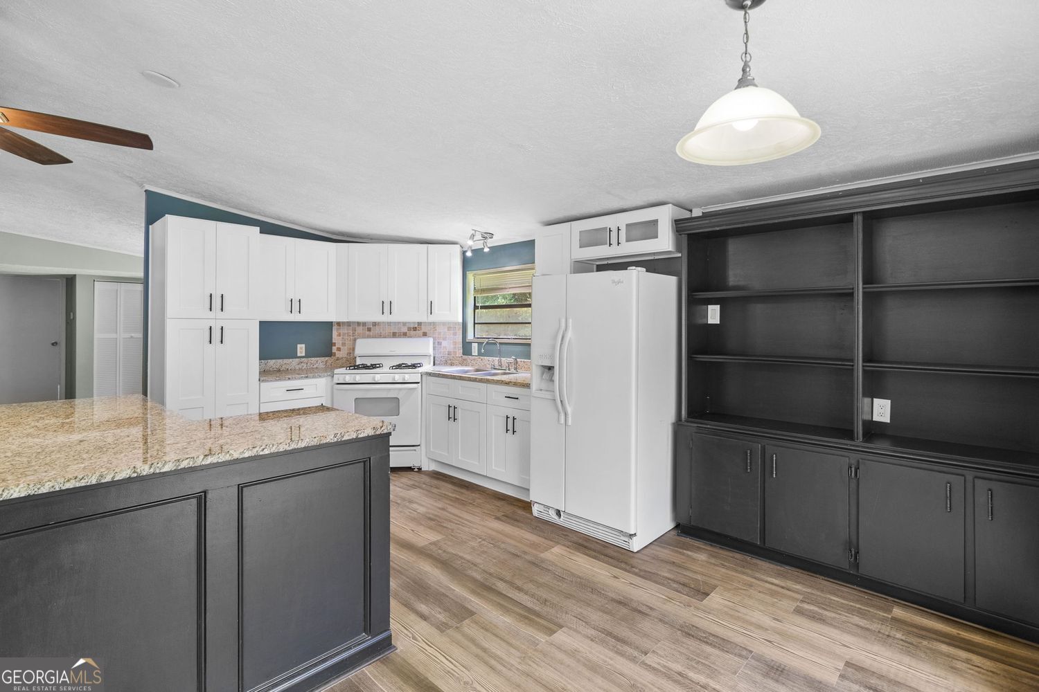 HOLIDAY POINT - Residential