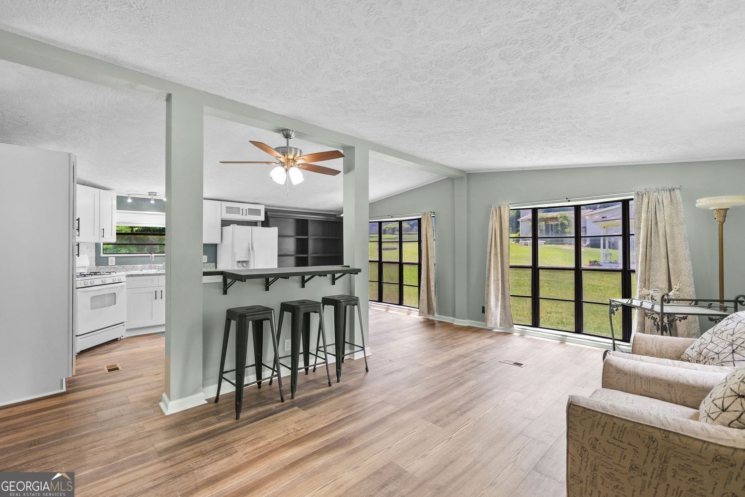 HOLIDAY POINT - Residential