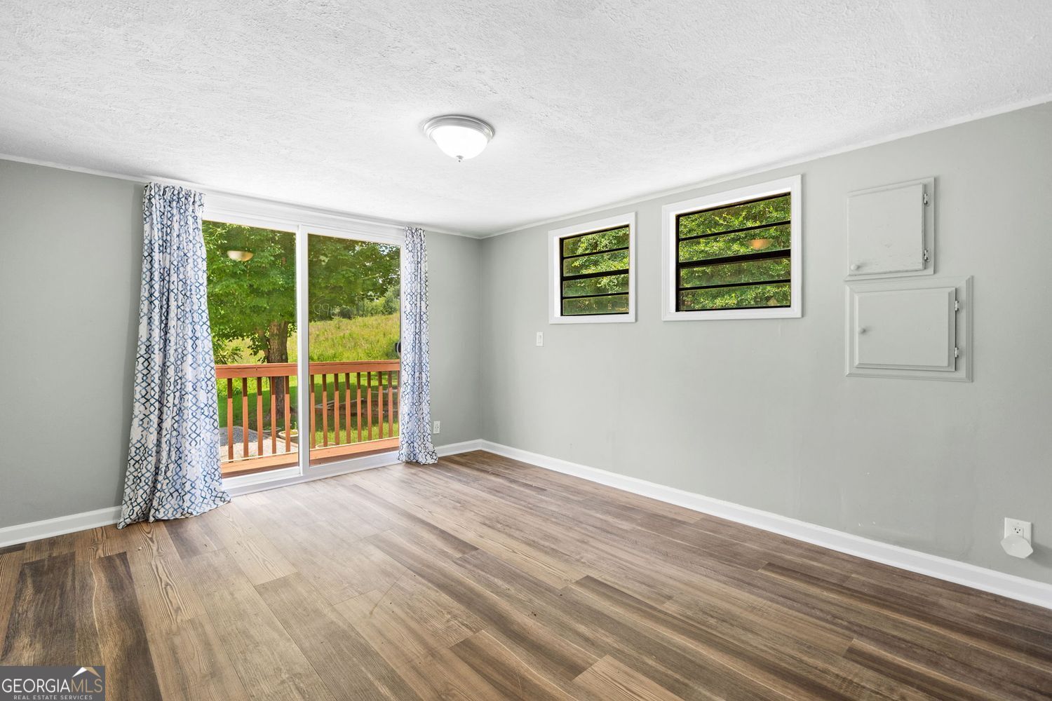 HOLIDAY POINT - Residential