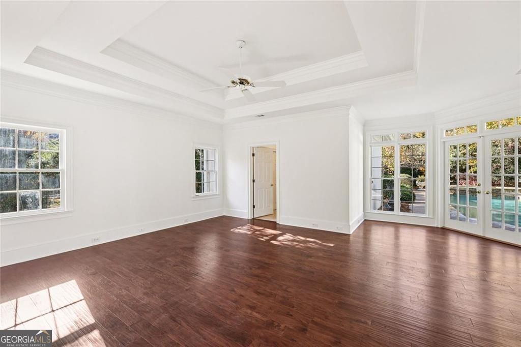 SEVEN OAKS - Residential