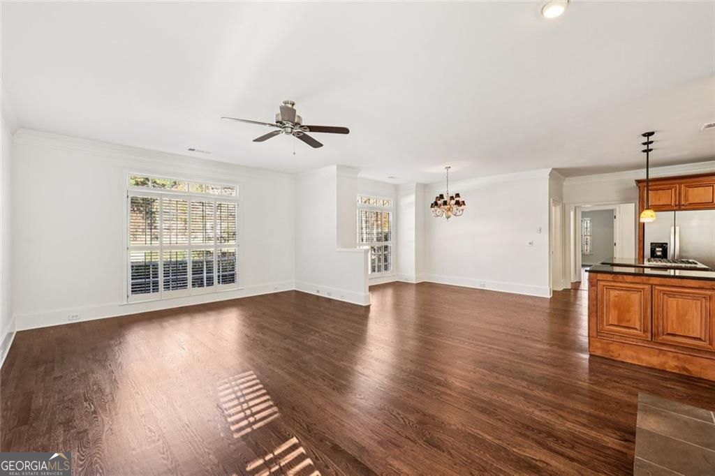 SEVEN OAKS - Residential