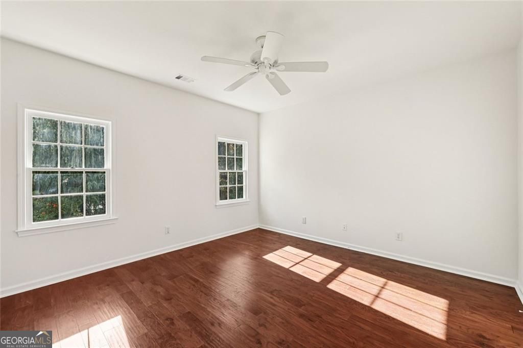 SEVEN OAKS - Residential