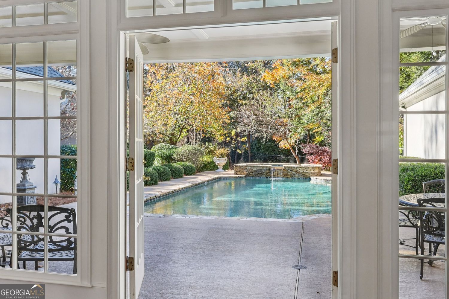 SEVEN OAKS - Residential