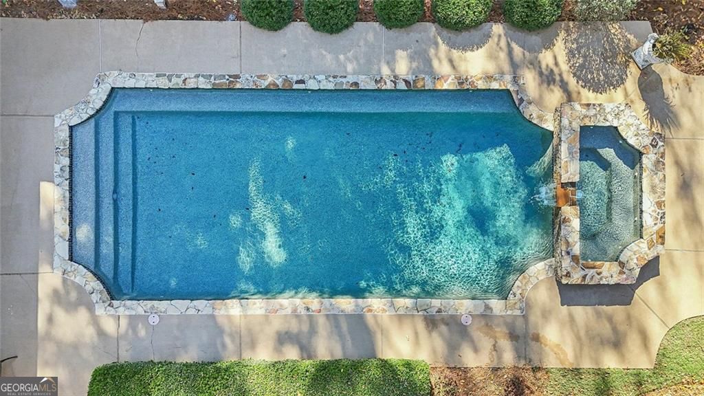 SEVEN OAKS - Residential