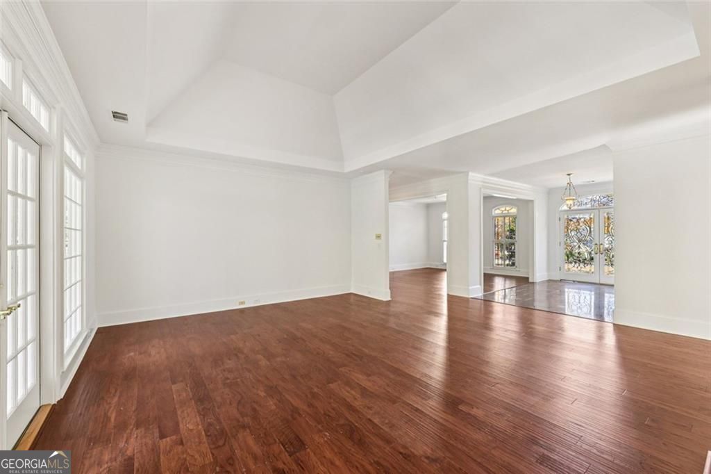 SEVEN OAKS - Residential