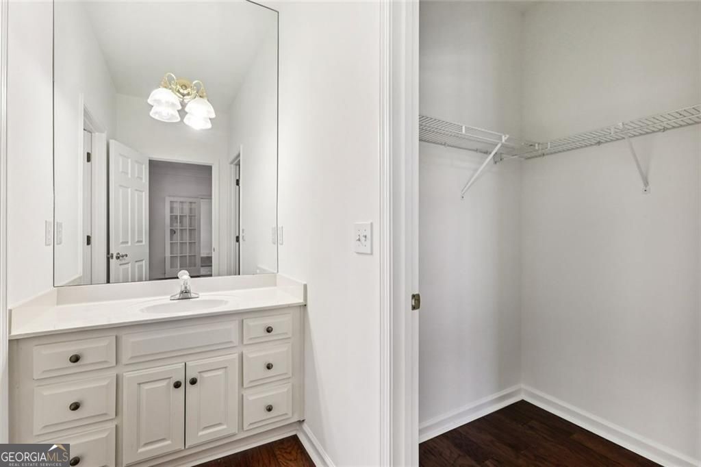 SEVEN OAKS - Residential