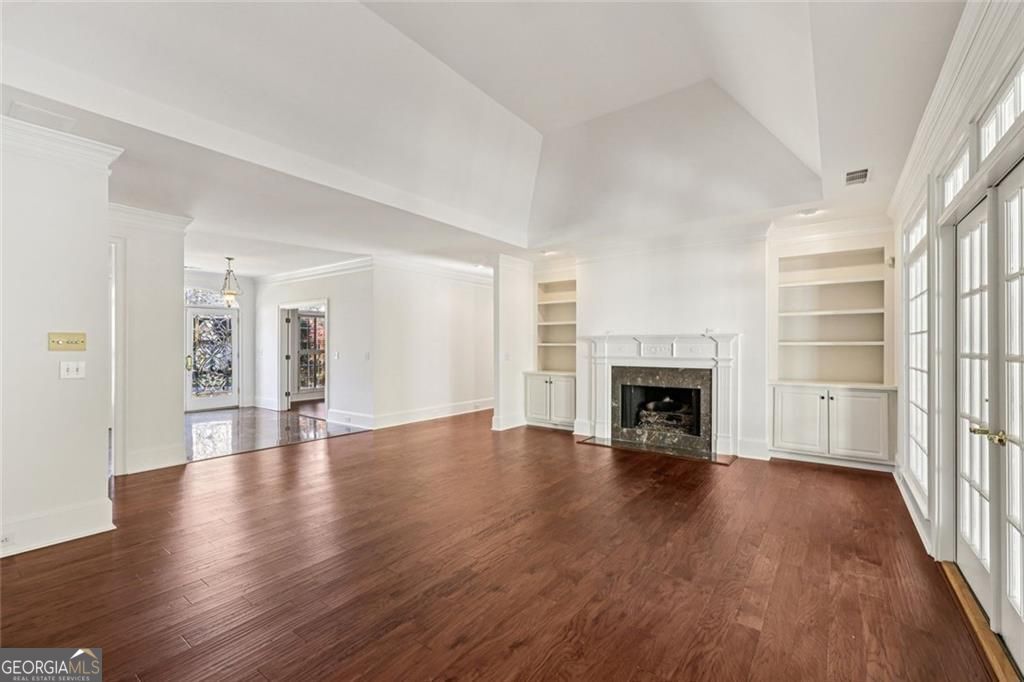 SEVEN OAKS - Residential