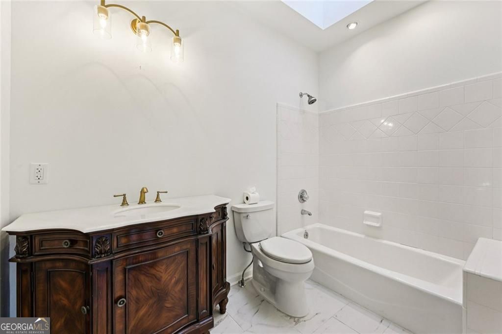 SEVEN OAKS - Residential