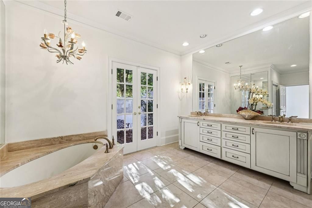 SEVEN OAKS - Residential