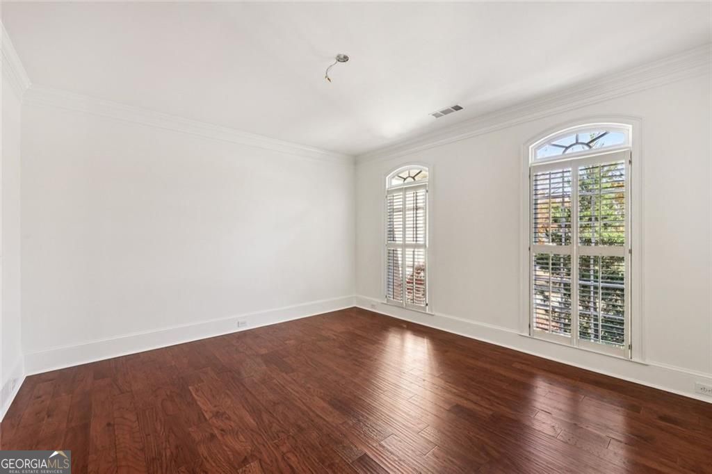 SEVEN OAKS - Residential