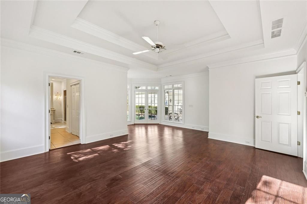 SEVEN OAKS - Residential