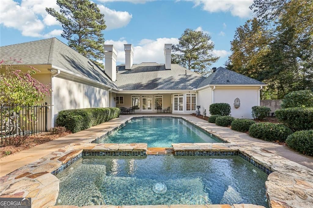 SEVEN OAKS - Residential