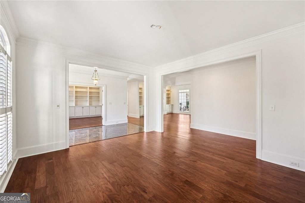 SEVEN OAKS - Residential