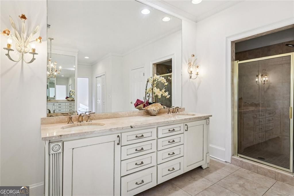 SEVEN OAKS - Residential