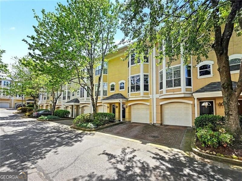 375 Highland AVE NE 605