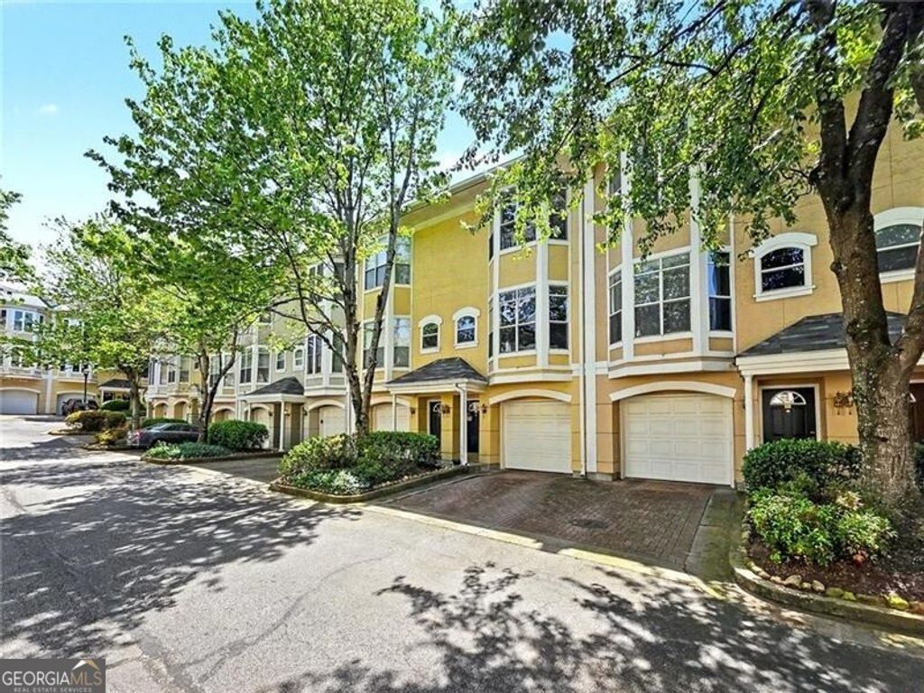 Photo of 375 Highland Avenue NE #605, Atlanta, GA 30312 (MLS # 10734678)
