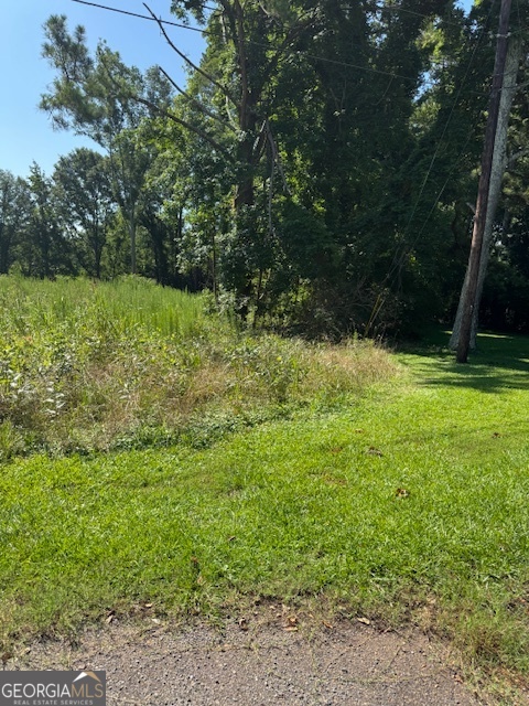 1060 Twin Pines CIR NE