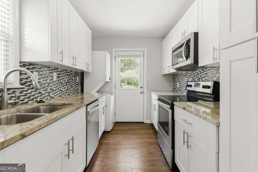Photo of 2705 Lincoln Court NW, Atlanta, GA 30318 (MLS # 10776103)