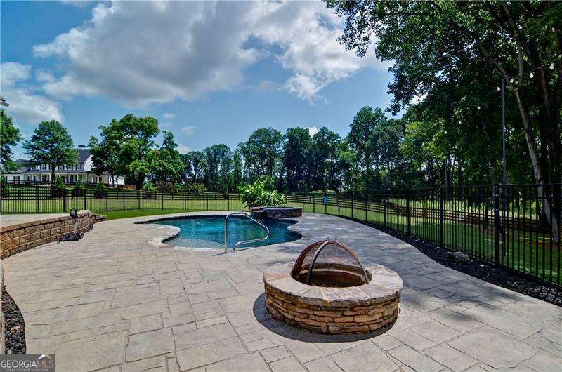 1510 Thomas RD