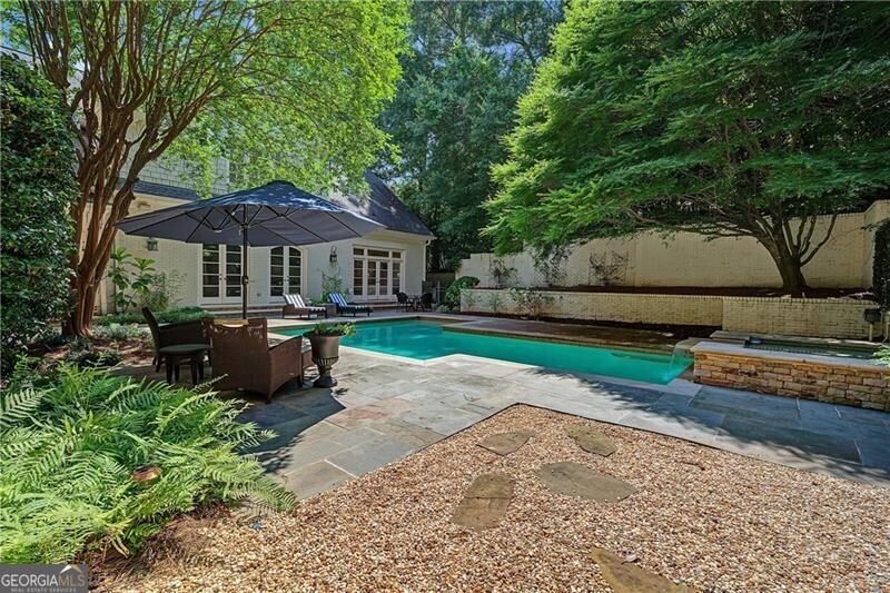 82 Blackland RD NW