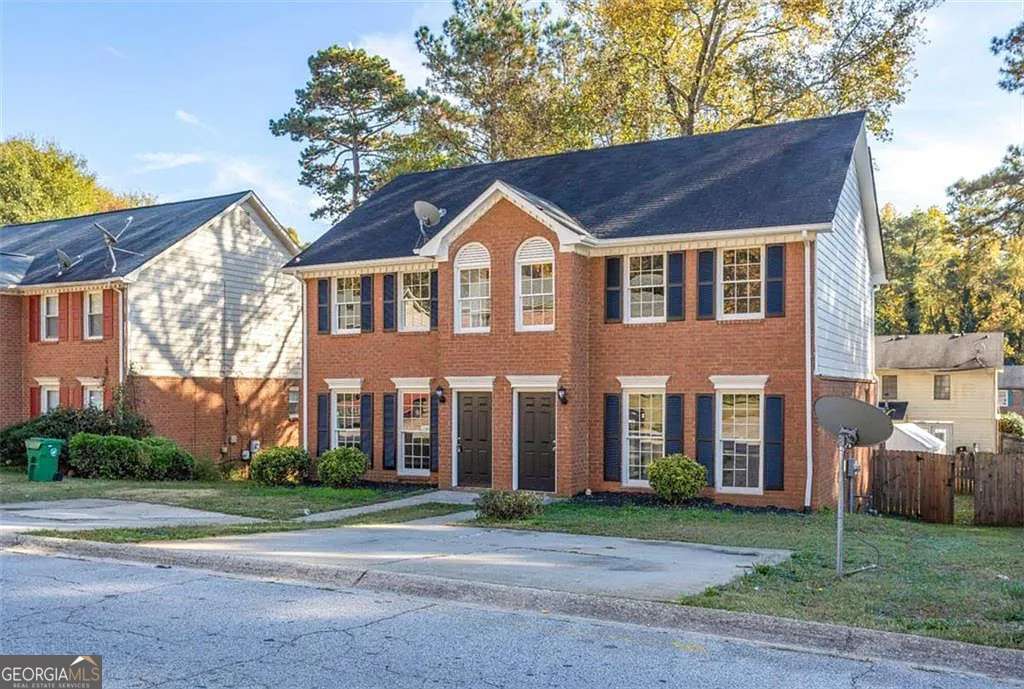 2 bedroom and 1 1/2 baths.