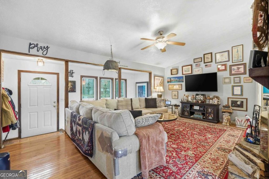 Photo of 478 Victoria Road, Woodstock, GA 30189 (MLS # 10678718)