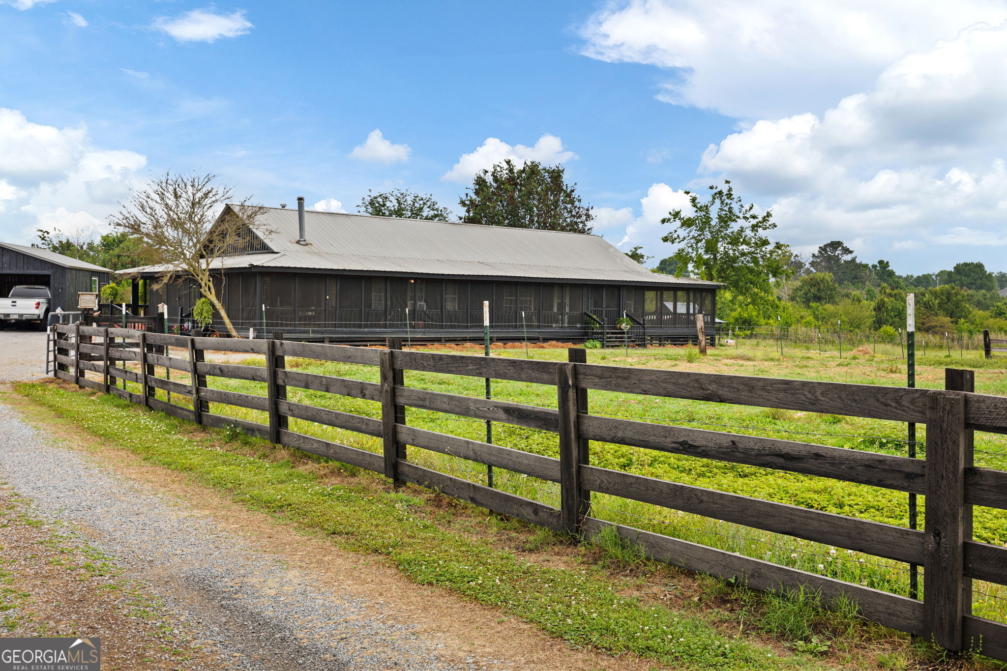 215 Erwin RD