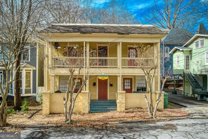 345 Loomis AVE