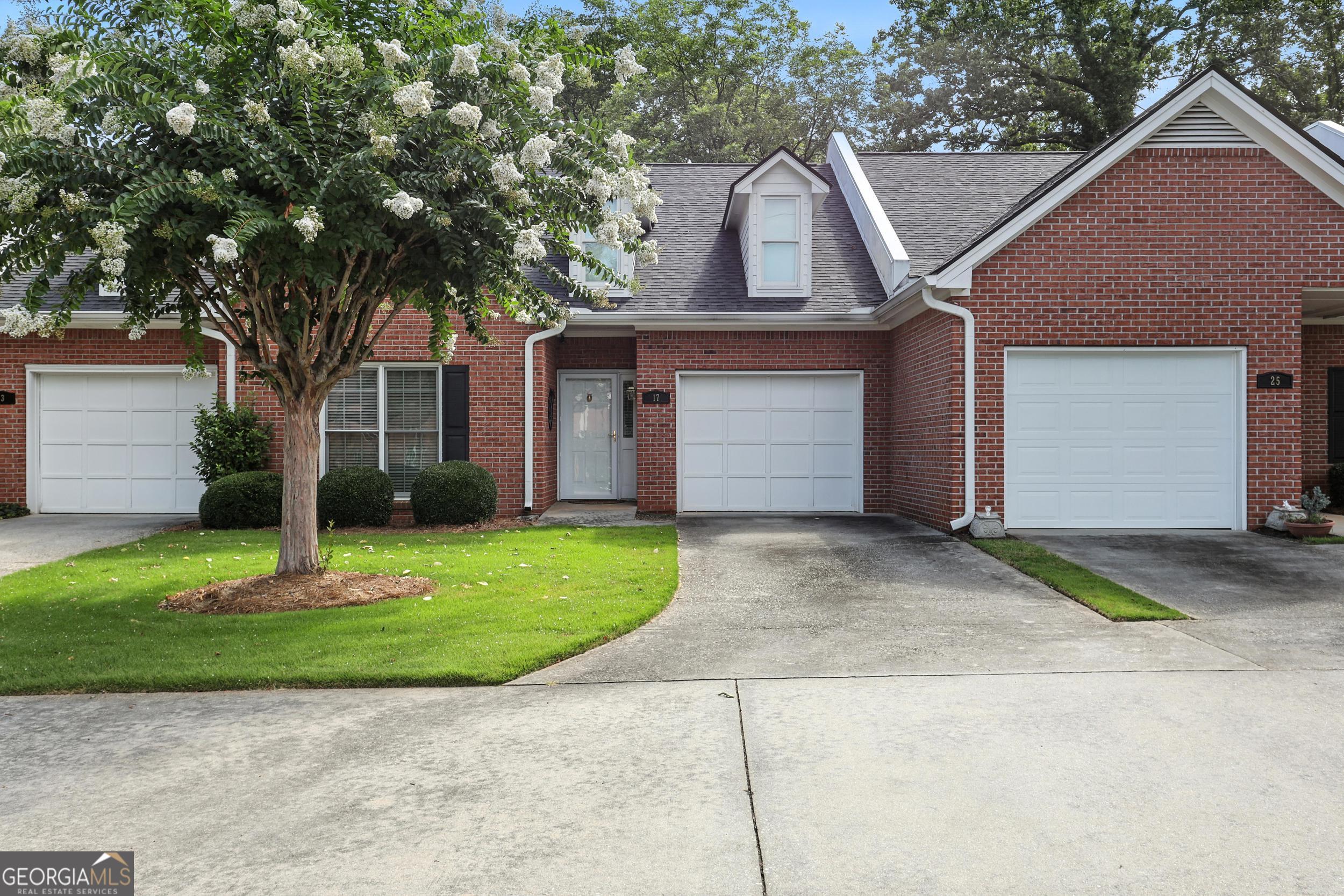 17 Summerhill DR