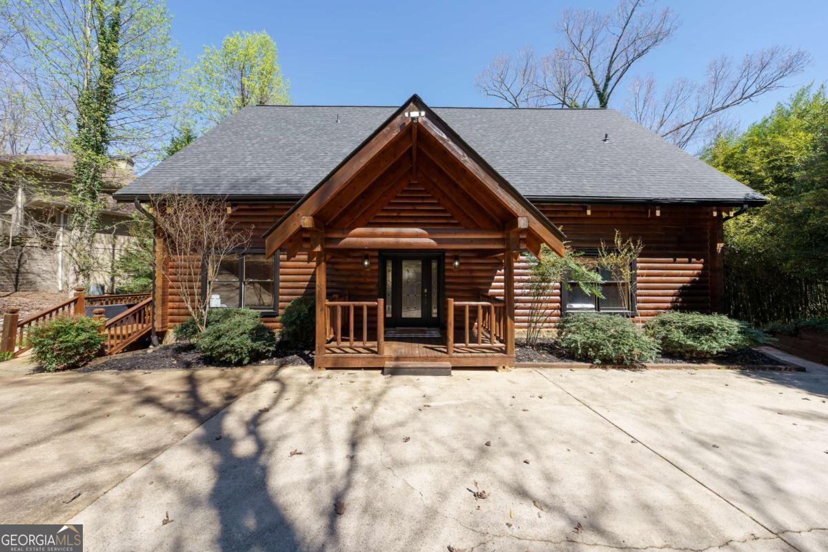 3208 Winterberry LN