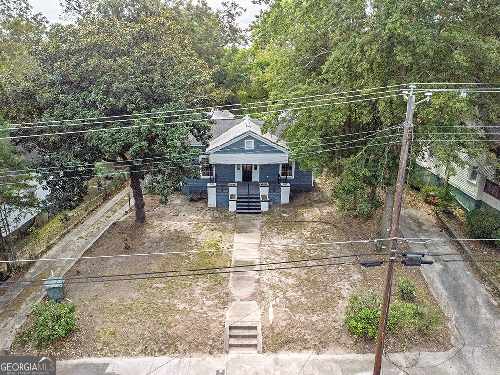 686 Anderson ST