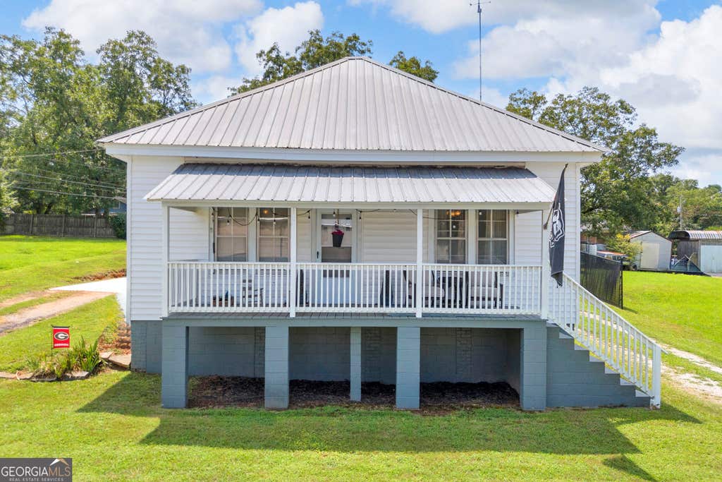 Photo of 145 Peach Street, Commerce, GA 30529 (MLS # 10831415)