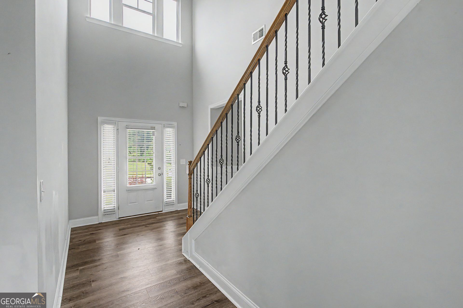 5628 Woodland Greens RD