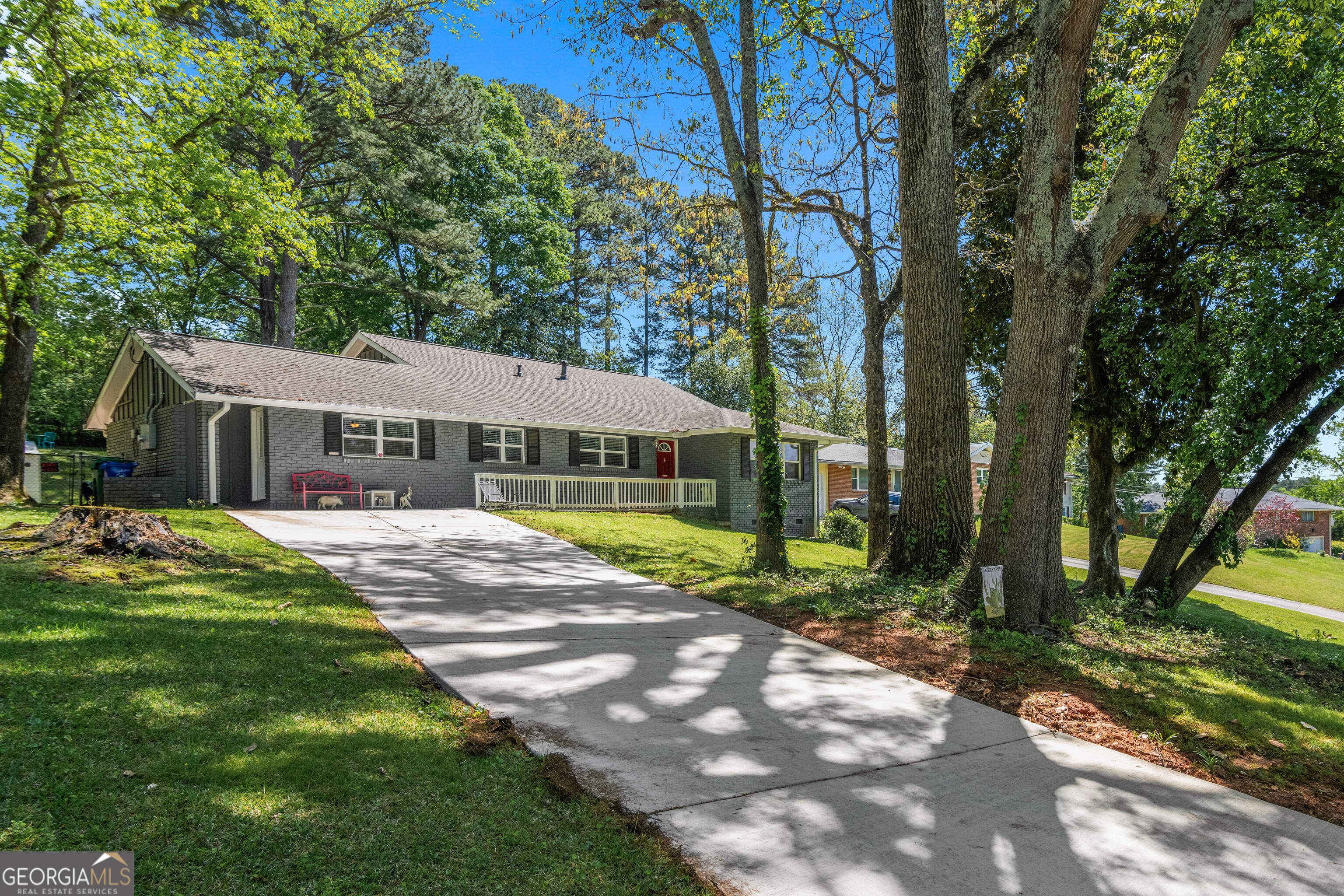1954 Timothy DR NE