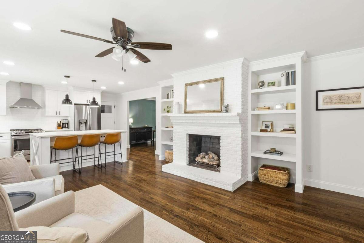 455 Forest Valley RD