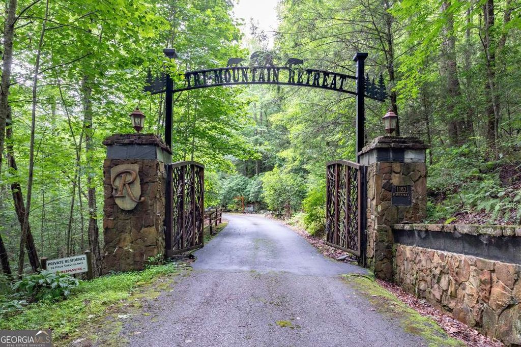 Photo of 574 Hardslate Road, Ellijay, GA 30540 (MLS # 10812067)
