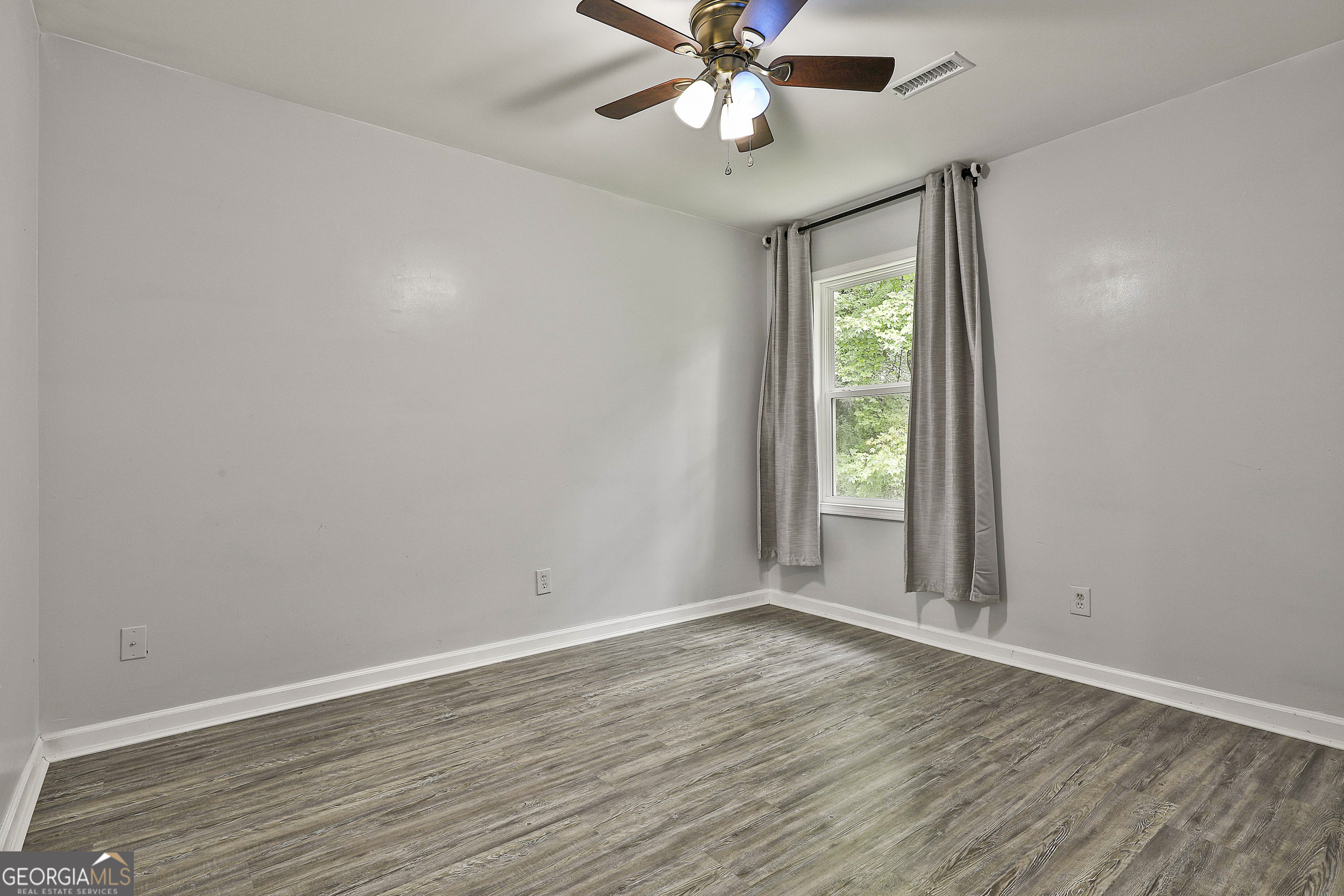 Peachtree City, Georgia 30269, United States, 4 Bedrooms Bedrooms, ,3 BathroomsBathrooms,Residential,Pending,13830