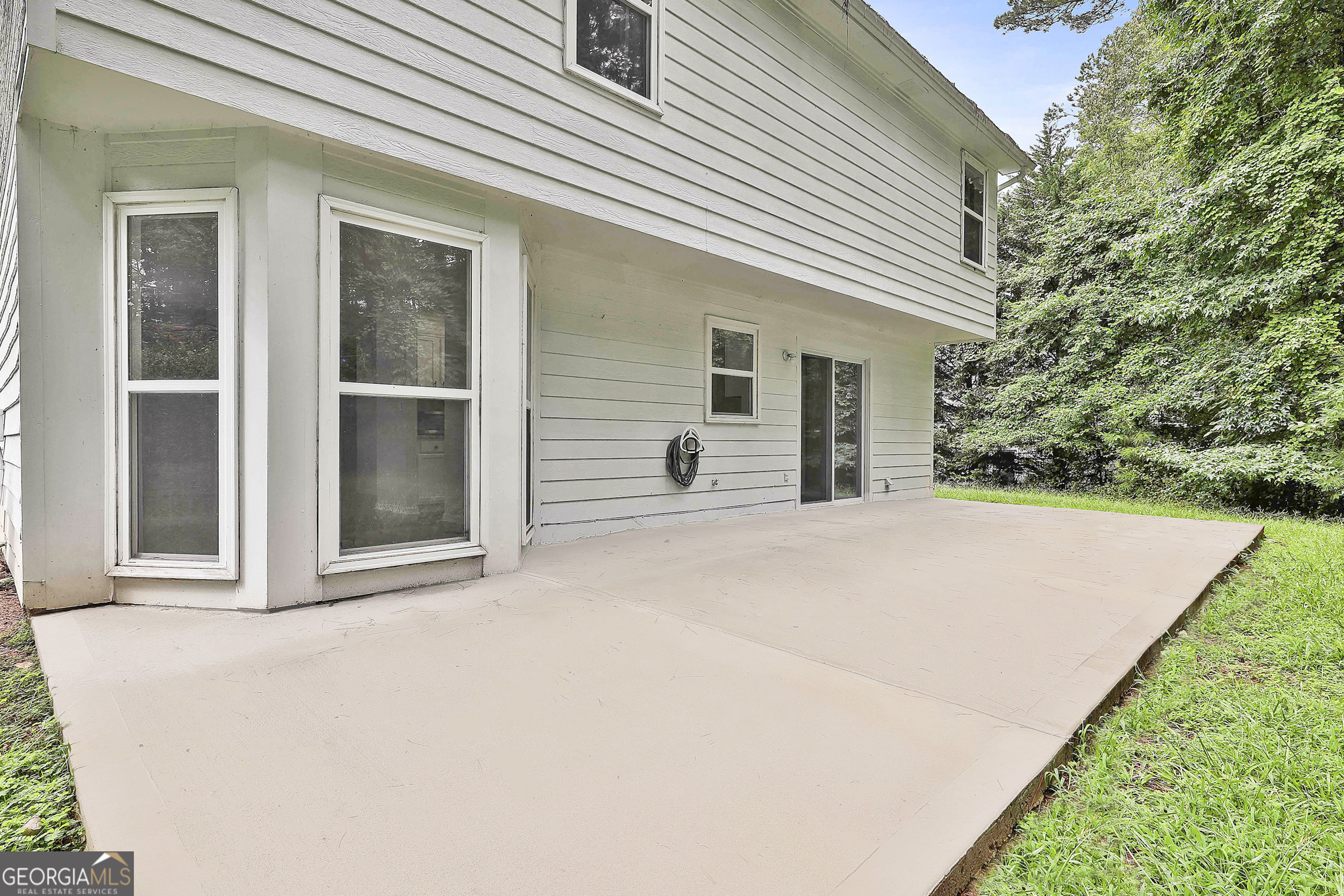 Peachtree City, Georgia 30269, United States, 4 Bedrooms Bedrooms, ,3 BathroomsBathrooms,Residential,Pending,13830