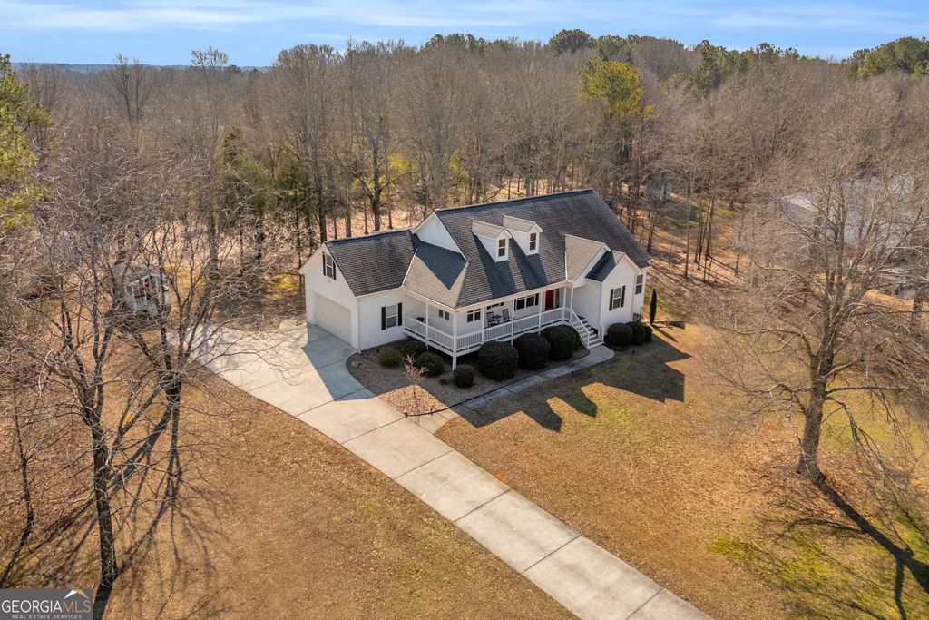 Photo of 3020 Meadow Trail, Loganville, GA 30052 (MLS # 10764183)