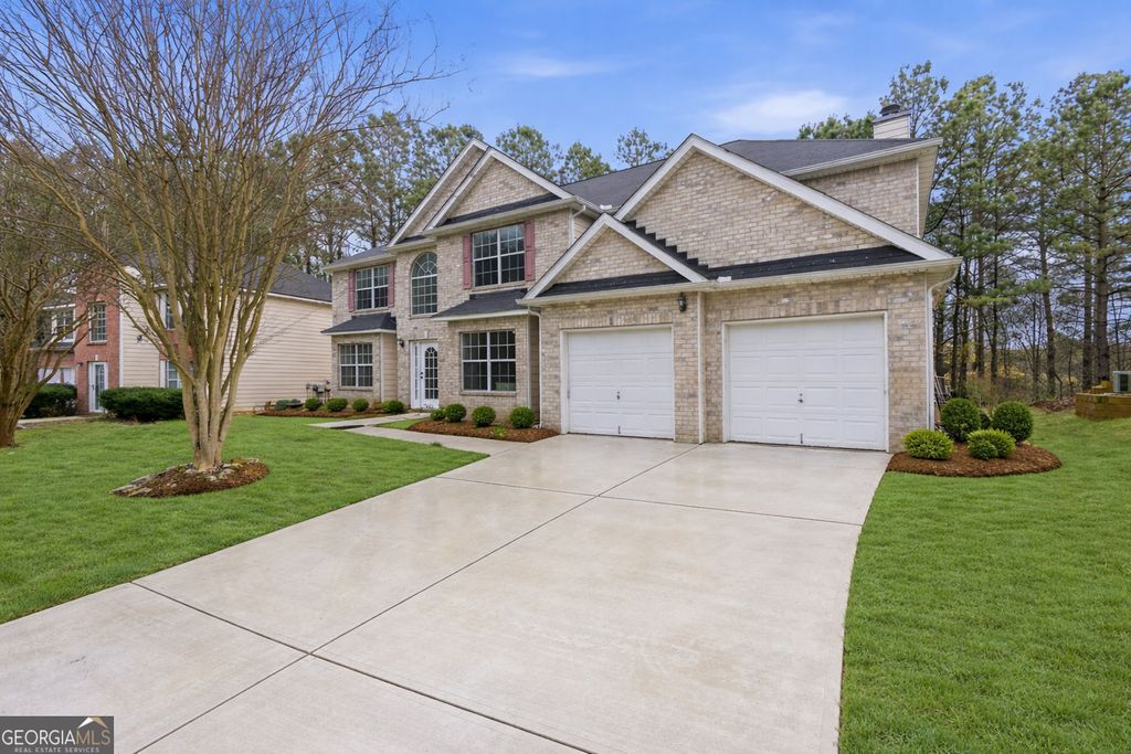 Photo of 7054 Cavender Drive SW, Atlanta, GA 30331 (MLS # 10720165)